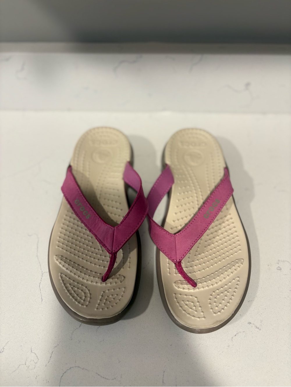 CROCS Magenta suede Strap Flip Flops
